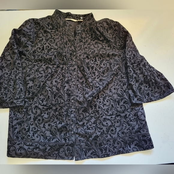 Ecologie Pintucked Button Front Tunic Top in Black Plus Size 3X - Picture 7 of 13